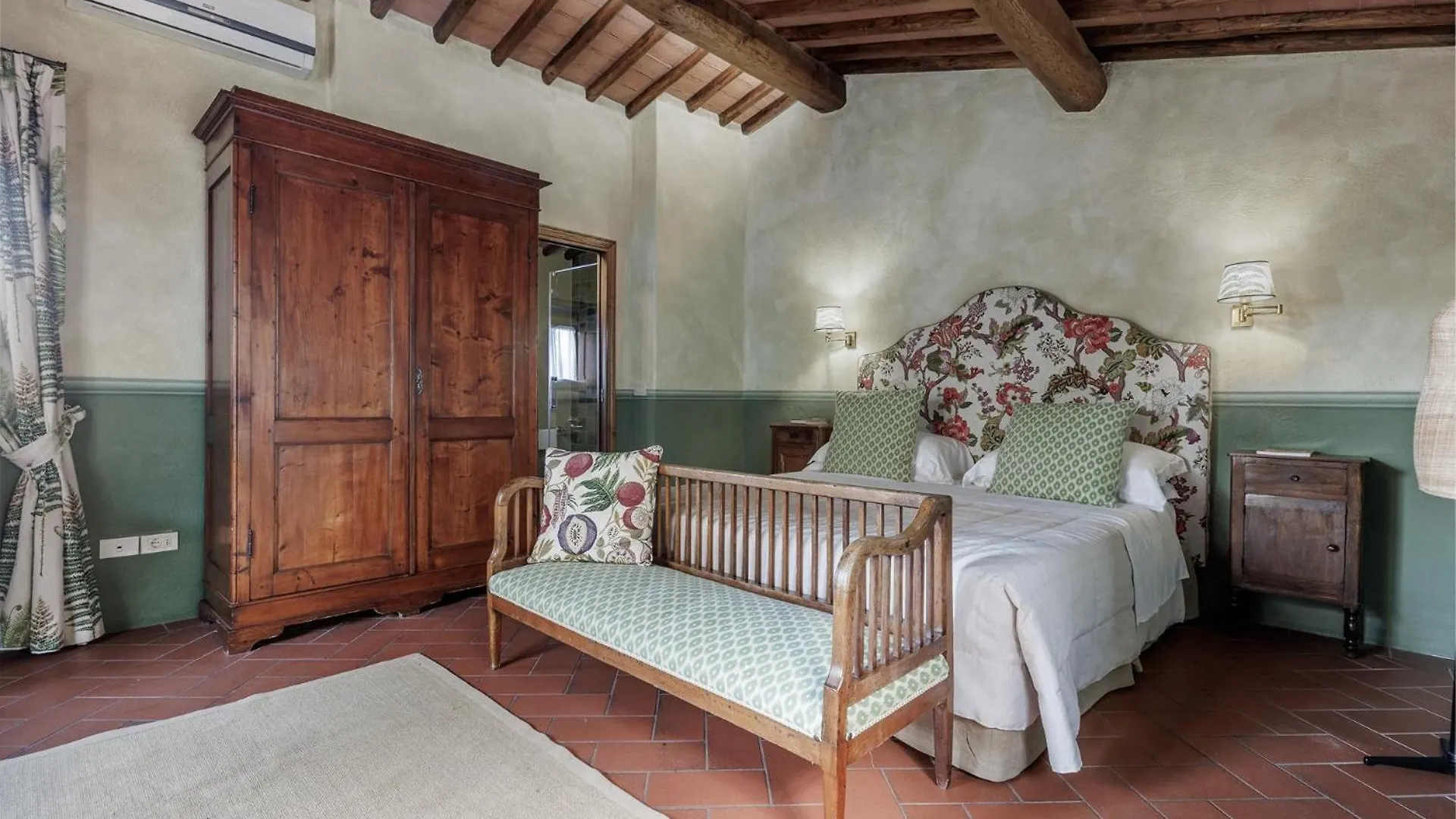 Borgo Vescine Hotel Radda in Chianti 5*,